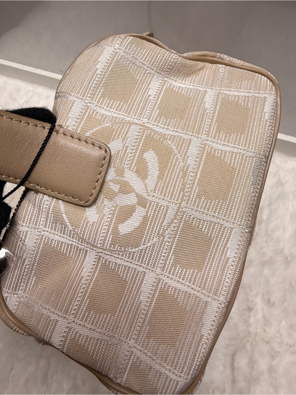CHANEL-6864039 Beige Traveligne Makeup Bag - Picture 6 of 12